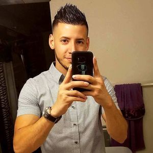 Meet your Posher, Carlos